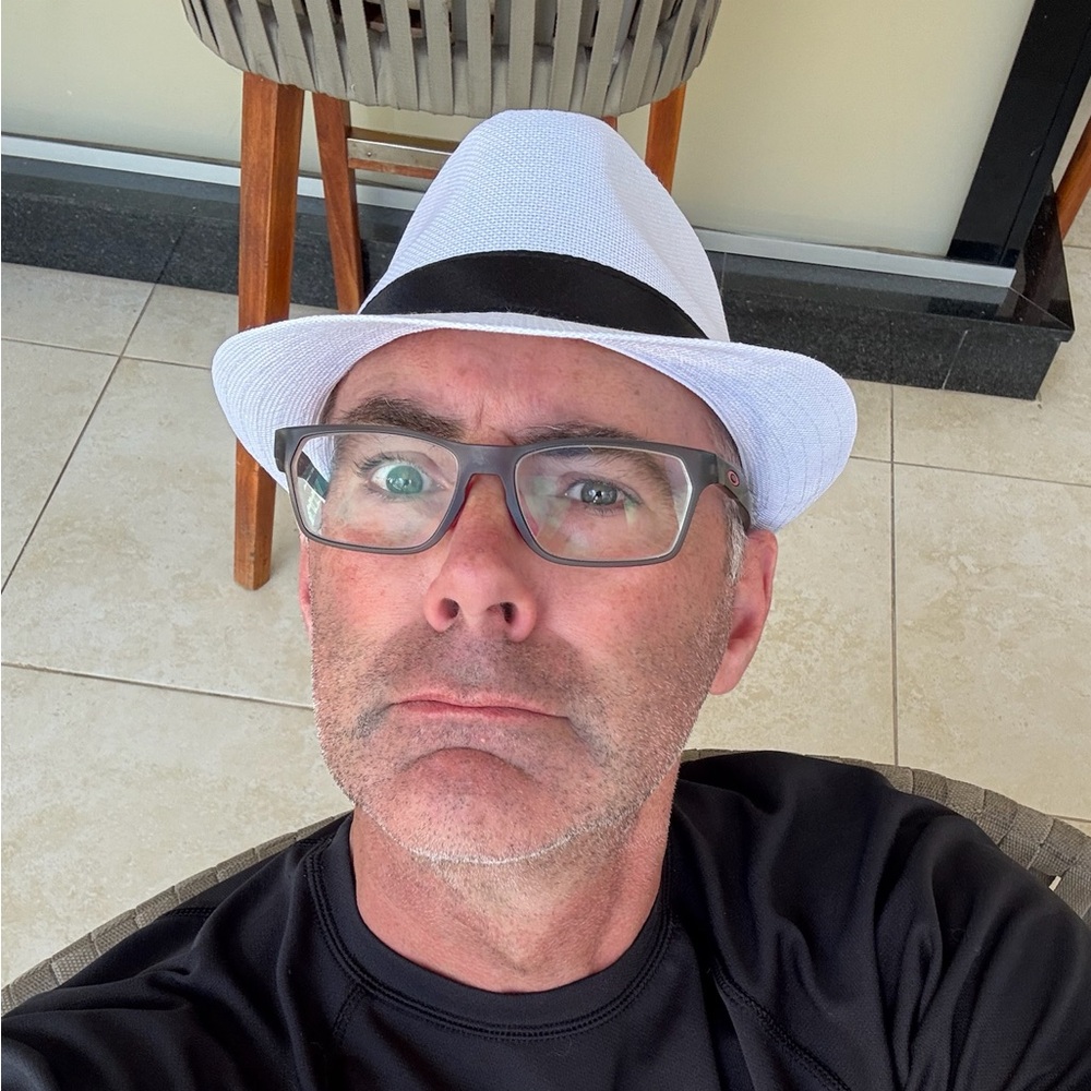 Meet your Posher, Eric